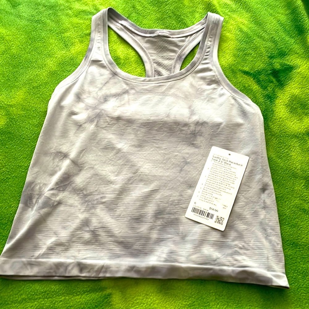 Lululemon swiftly tech racer back 2.0 tank, size 6